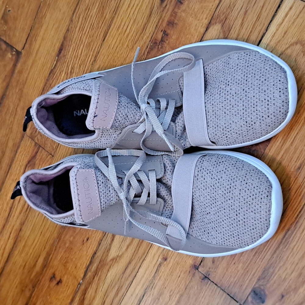 ⌛️ Raela Sneakers 7/31
